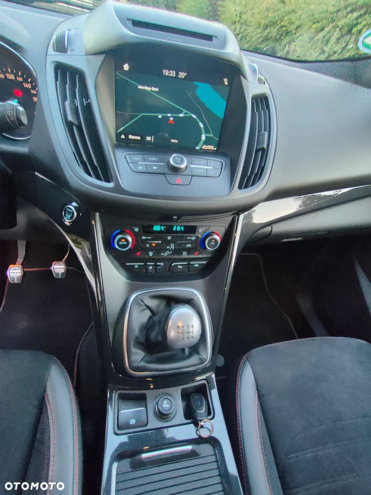 Ford Kuga 1.5 EcoBoost 2x4 ST-Line - 30