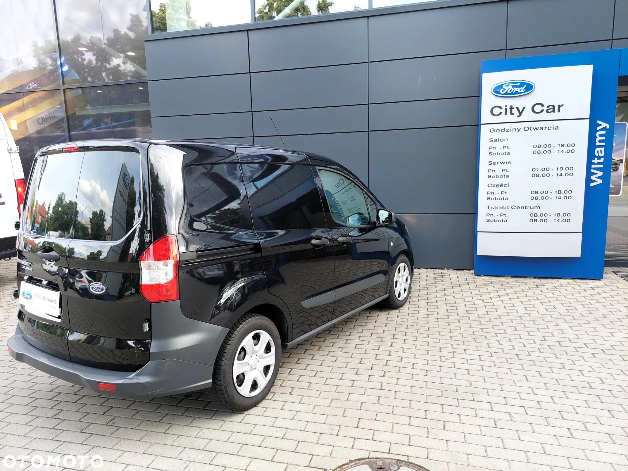 Ford COURIER - 27