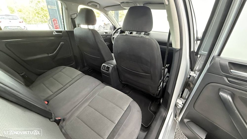 VW Golf Variant 1.6 TDi Confortline - 21