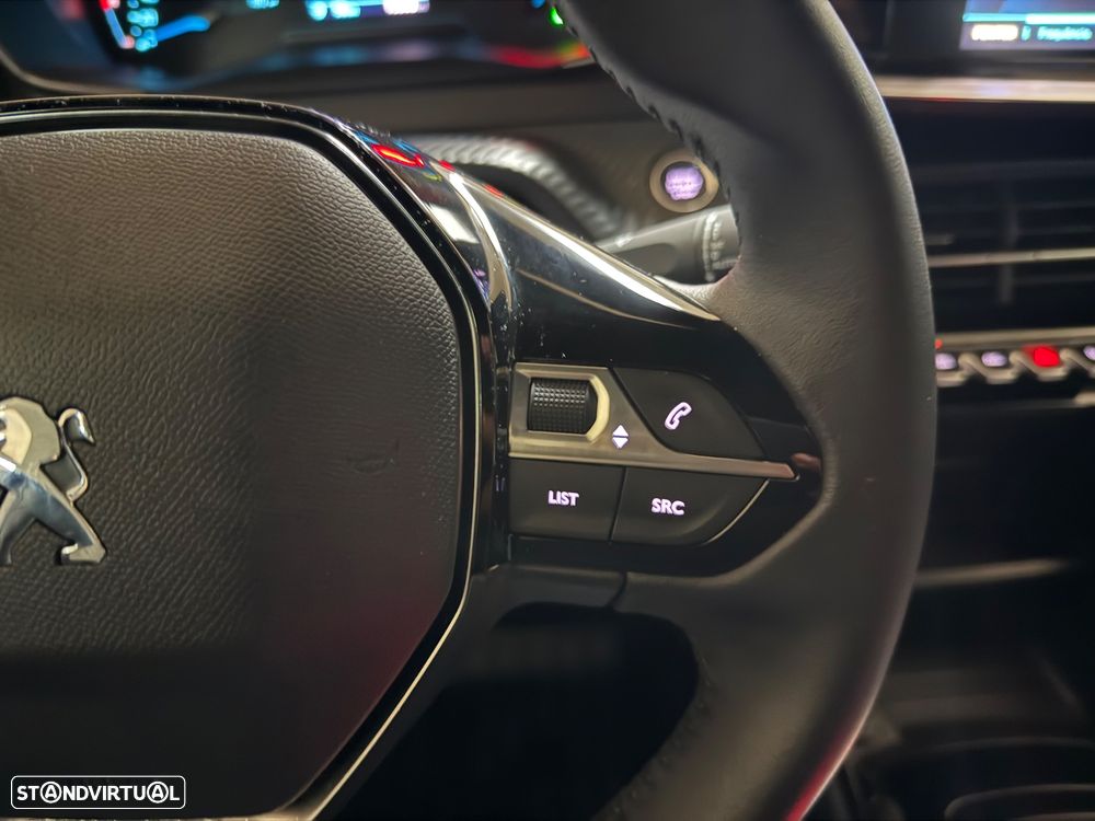 Peugeot e-2008 Allure - 19