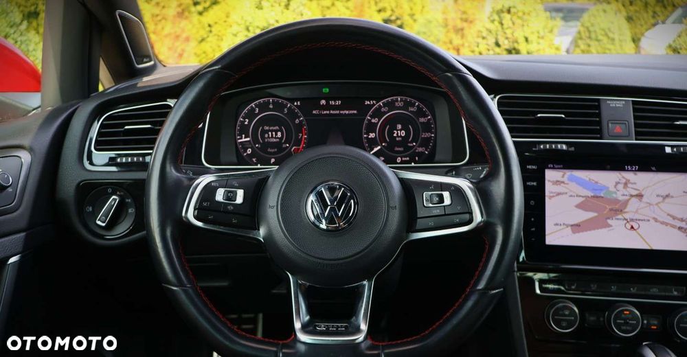 Volkswagen Golf - 25