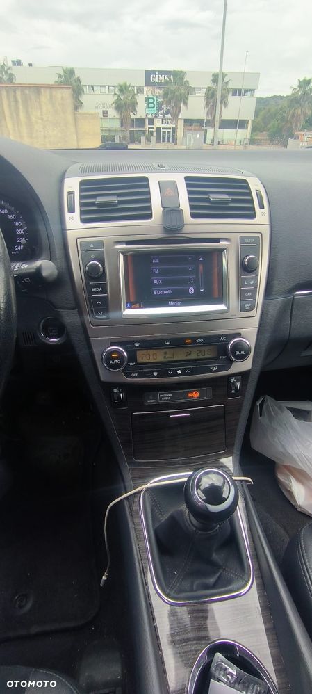 Toyota Avensis 2.0 Business Edition - 2
