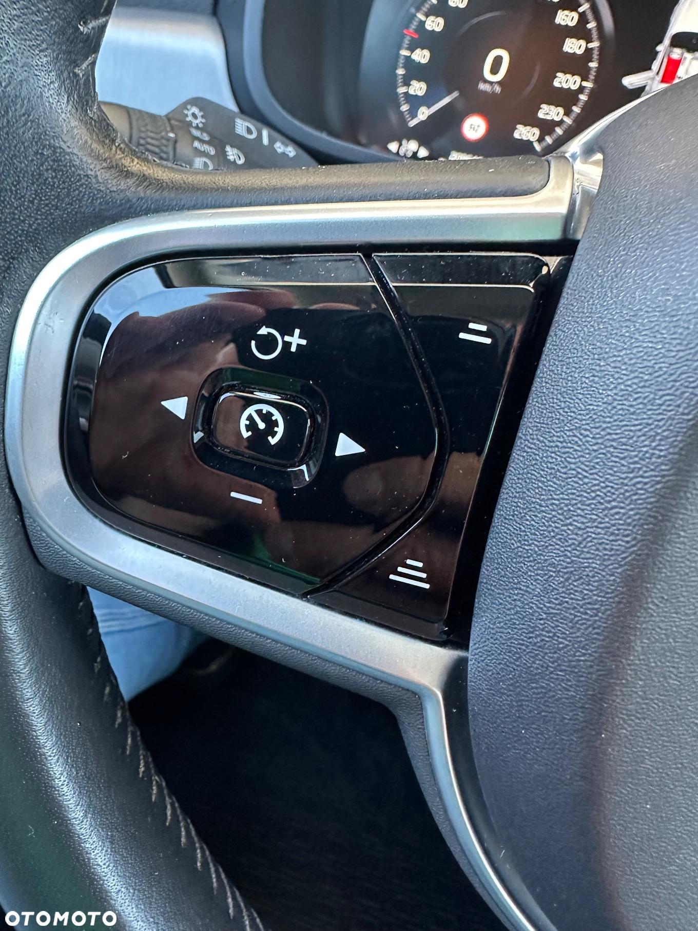 Volvo V90 D4 Geartronic Momentum - 11