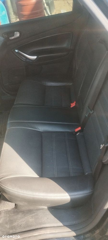 Ford Mondeo 2.0 TDCi Ghia - 21