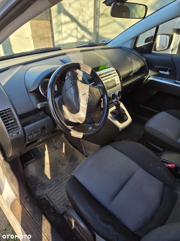 Mazda 5 - 8