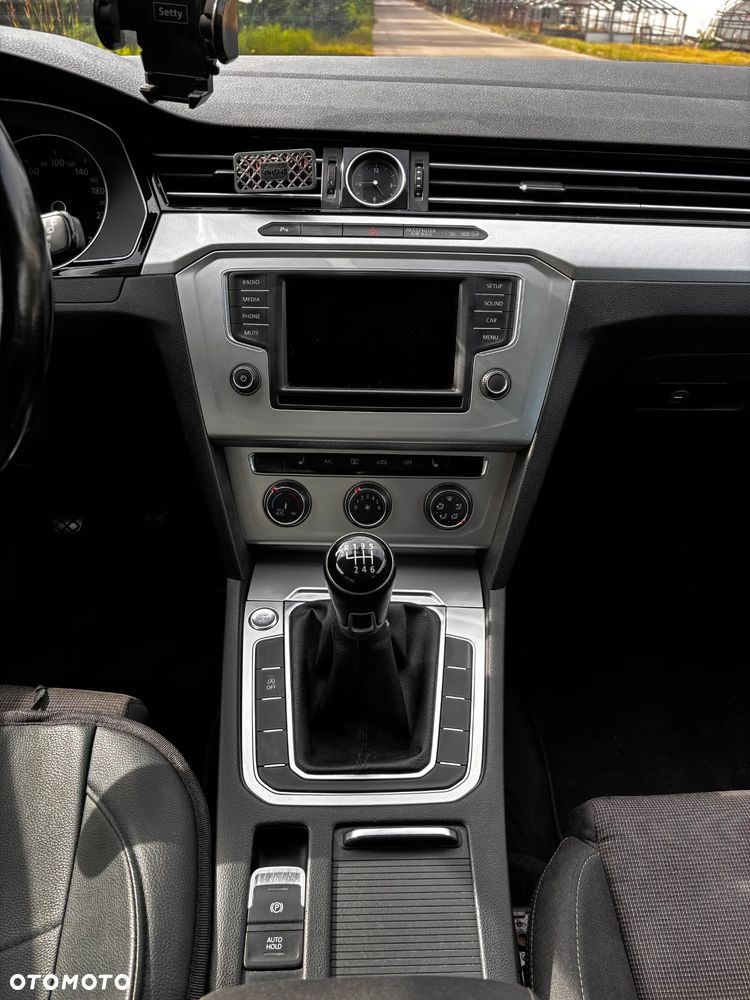 Volkswagen Passat 1.6 TDI (BlueMotion Technology) Trendline - 9