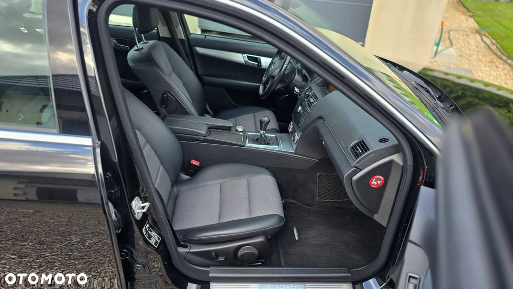 Mercedes-Benz Klasa C 180 Kompressor BlueEFFICIENCY Avantgarde - 18
