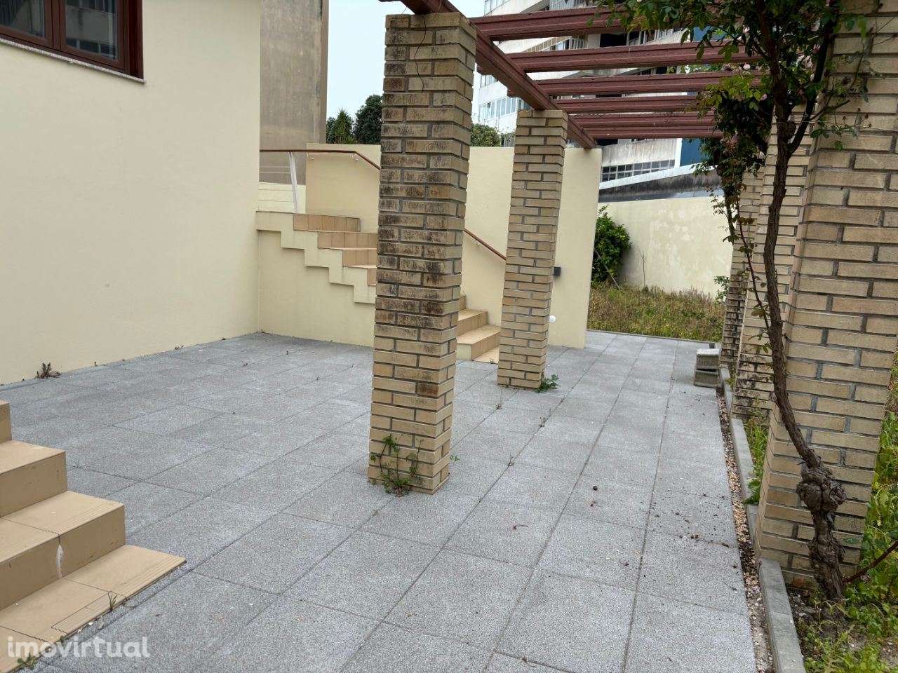 Magnífica Moradia 4 frentes/2 suites/garagem 4 carros/a 350m da praia - Grande imagem: 4/20