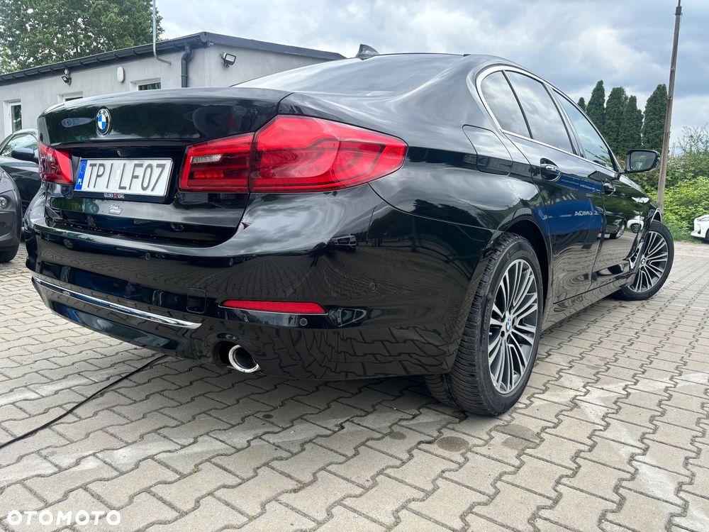 BMW Seria 5 520d xDrive Luxury Line sport - 4