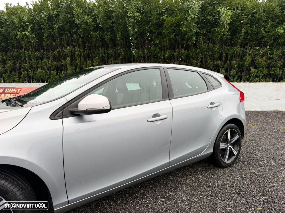 Volvo V40 2.0 D2 R-Design - 21
