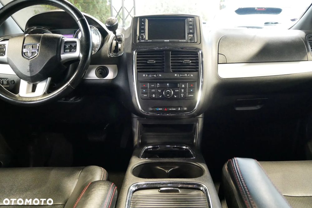 Dodge Grand Caravan - 20
