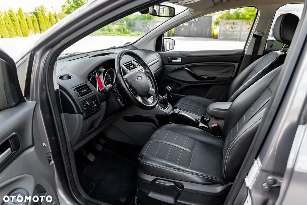 Ford Kuga 2.0 TDCi 2x4 Titanium - 16
