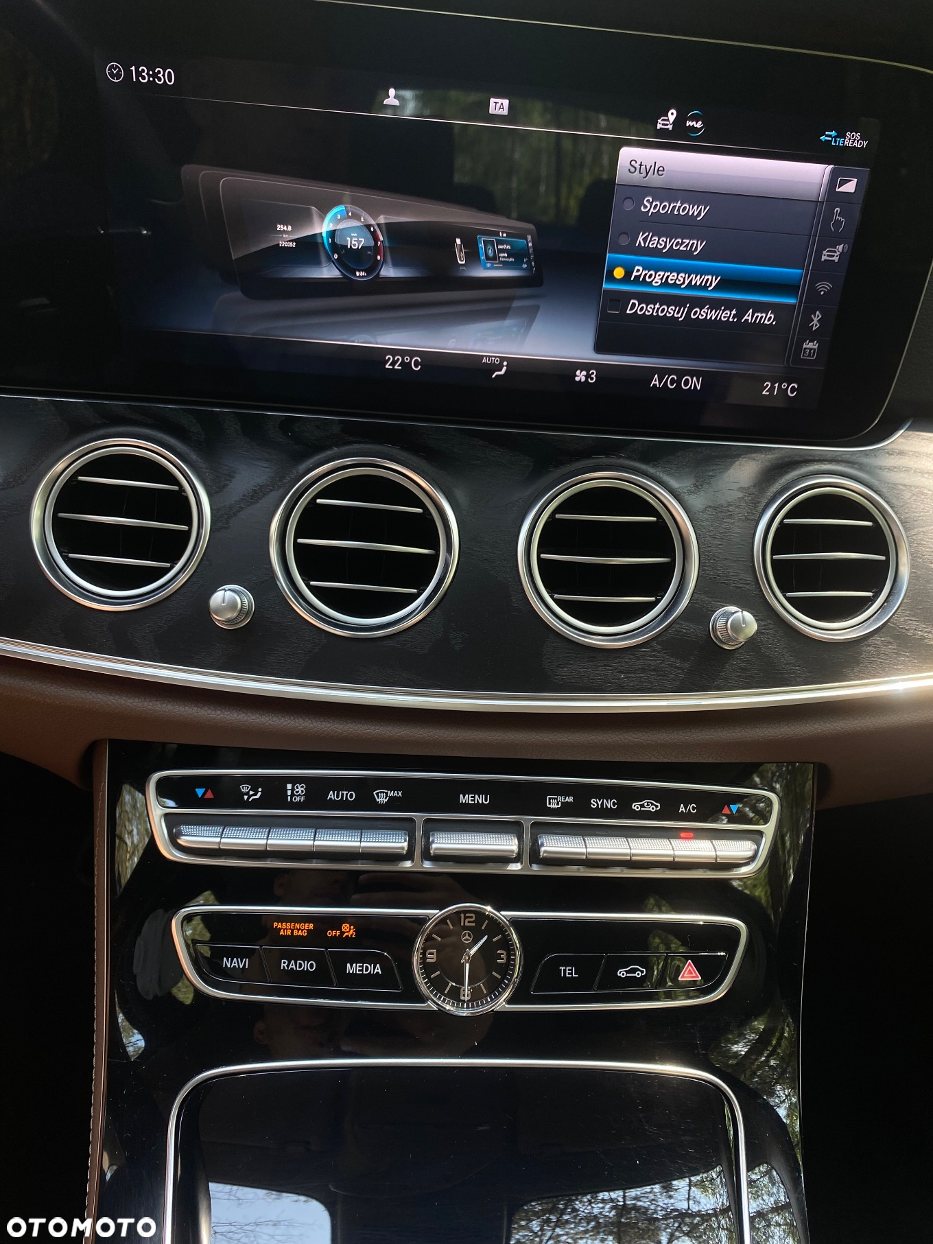 Mercedes-Benz Klasa E 220 d 4-Matic 9G-TRONIC - 35