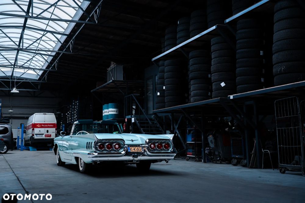Ford Thunderbird - 9