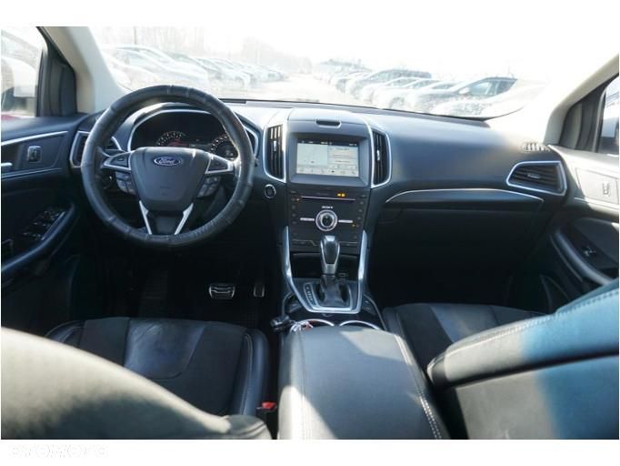 Ford Edge - 8