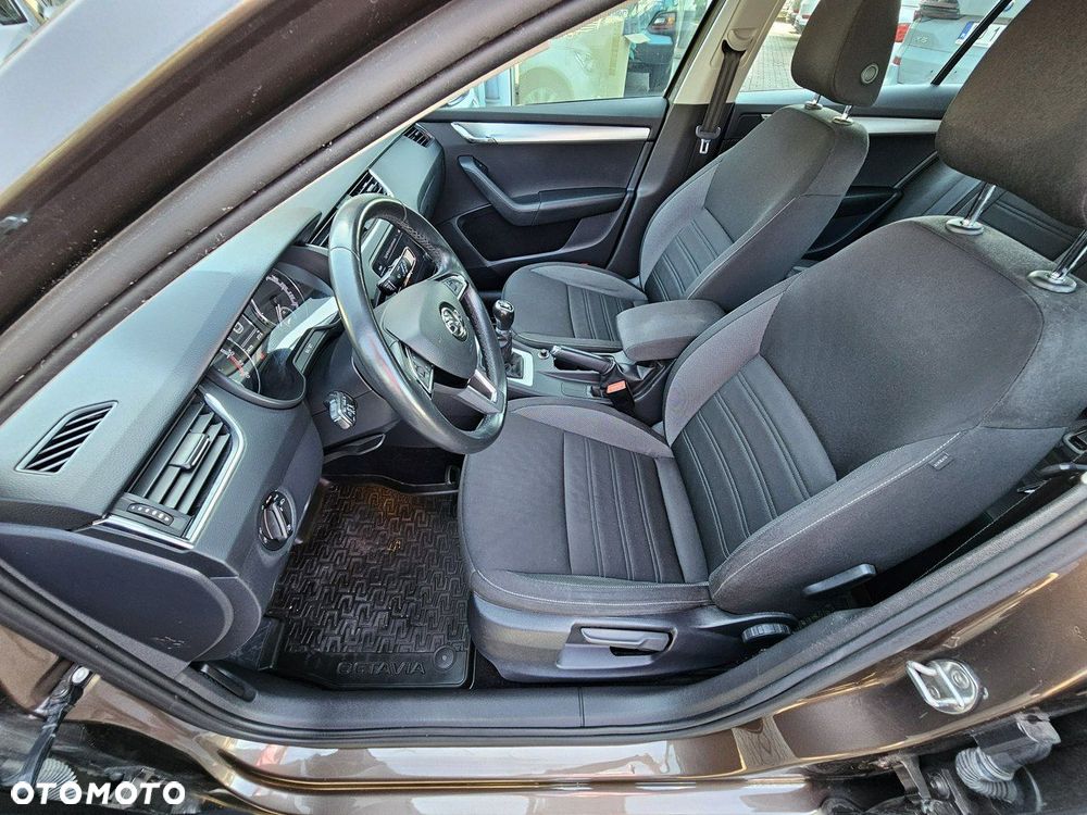 Skoda Octavia 1.6 TDI Ambition - 23