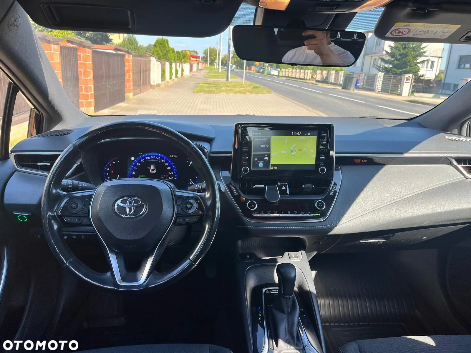 Toyota Corolla 1.8 Hybrid Executive - 19