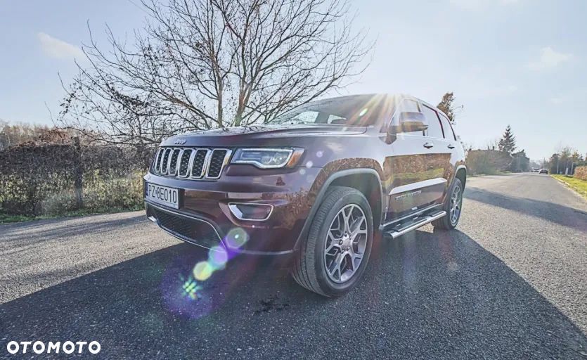 Jeep Grand Cherokee - 12