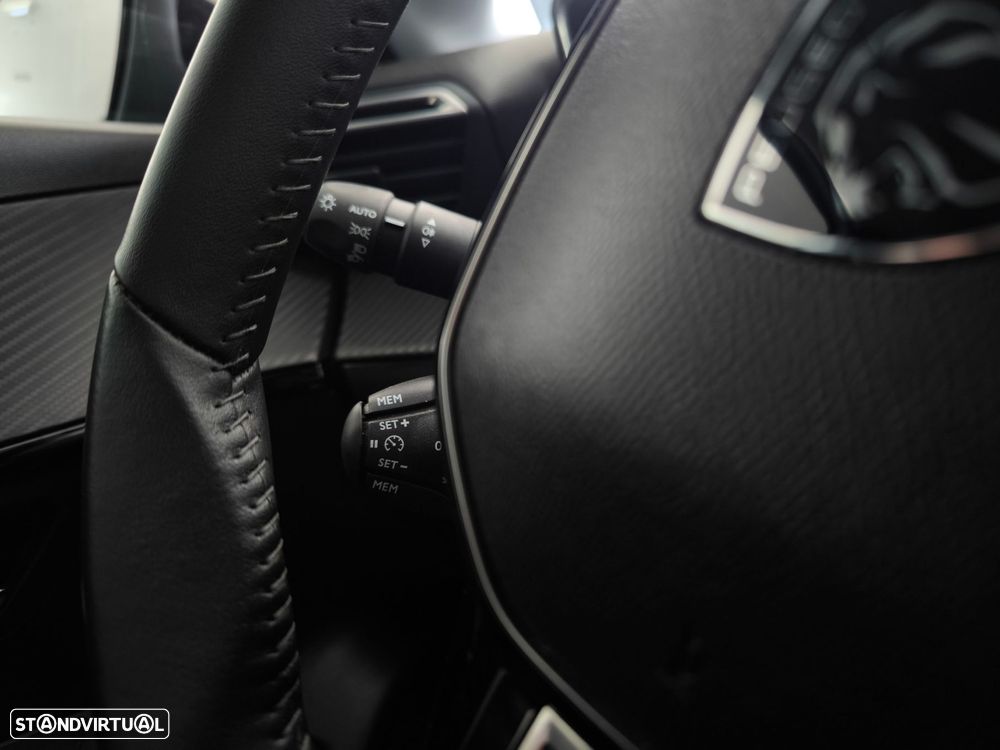 Peugeot 208 1.2 PureTech Allure - 18
