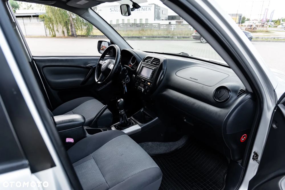 Toyota RAV4 4x4 Edition - 14
