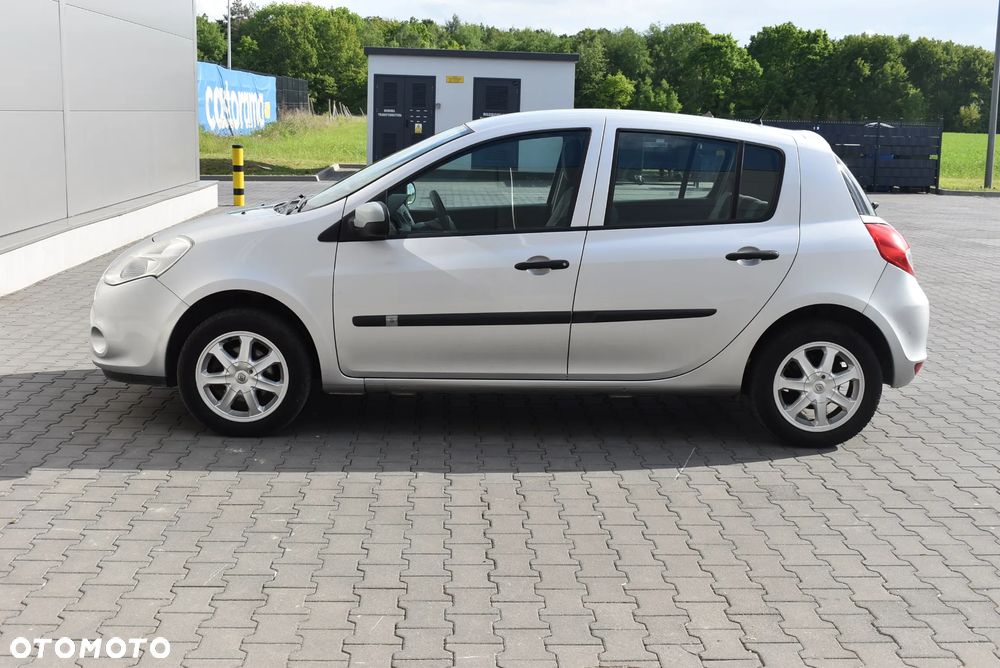 Renault Clio - 18