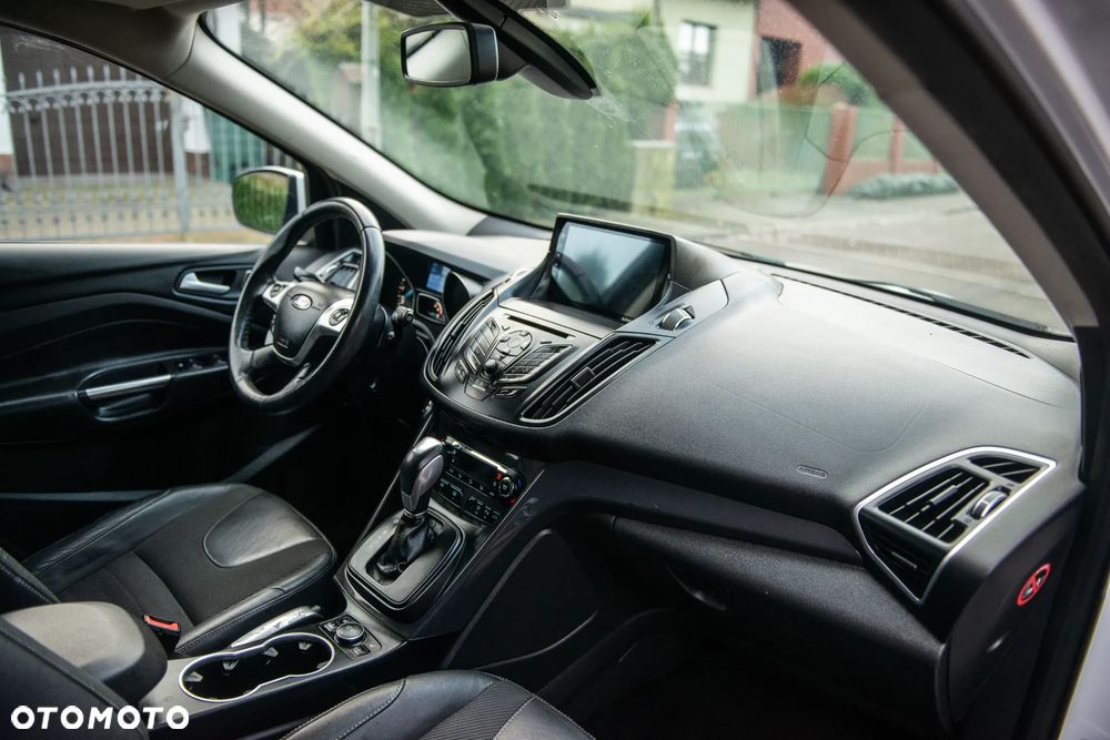 Ford Kuga 2.0 TDCi 4x4 Titanium - 28