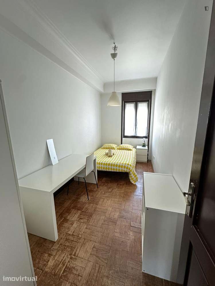 Quarto - localizado em Cedofeita Porto - Grande imagem: 4/30