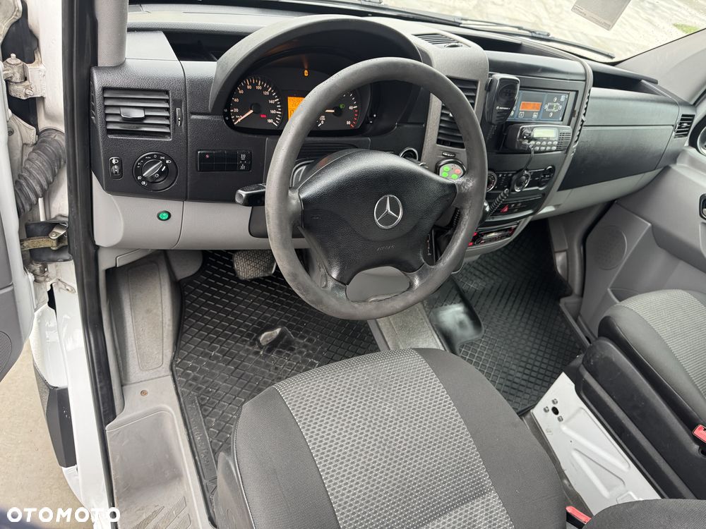 Mercedes-Benz Sprinter 319 Karetka Pogotowia Ambulans - 5