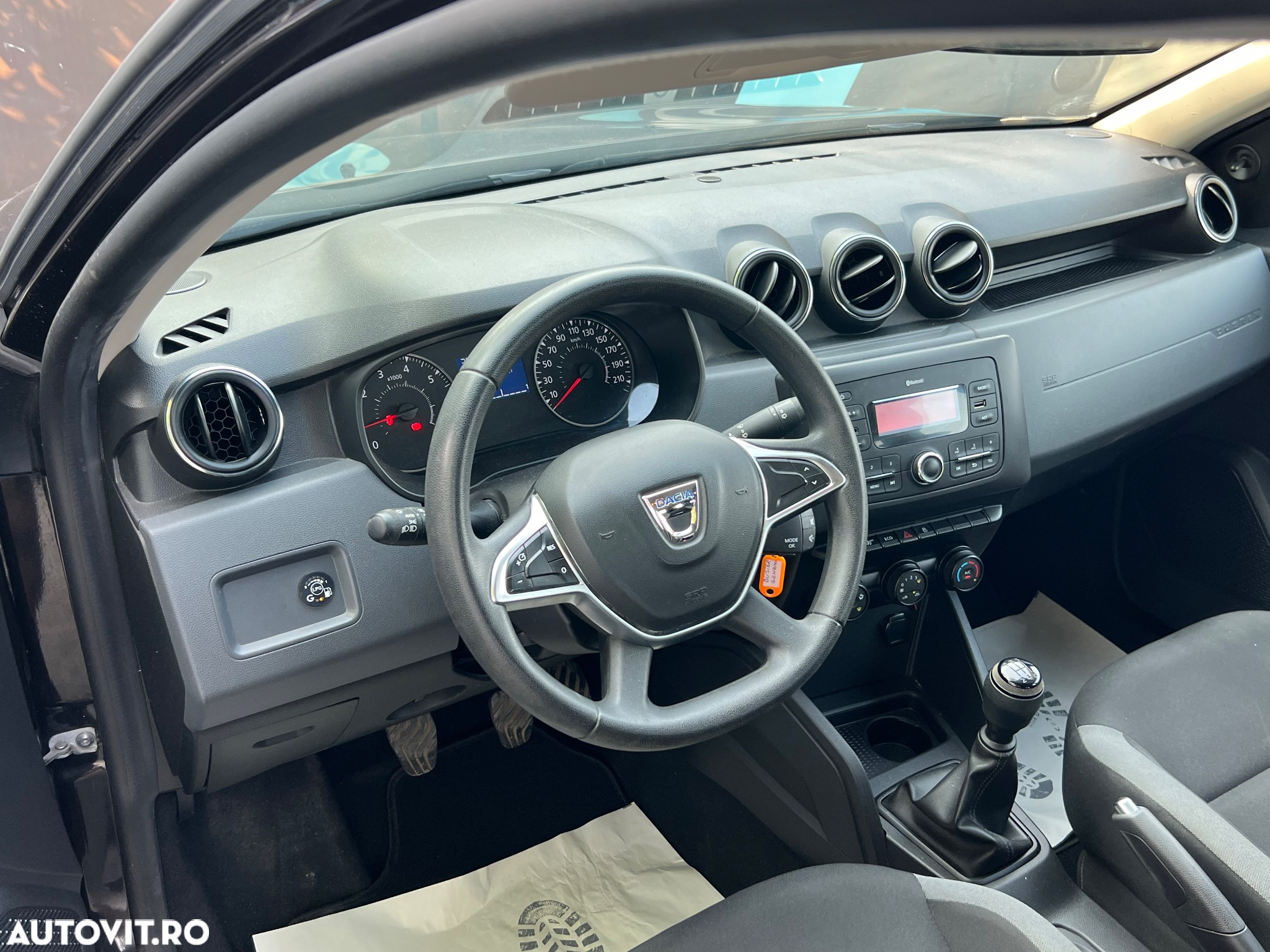 Dacia Duster 1.6 SCe Essential - 10