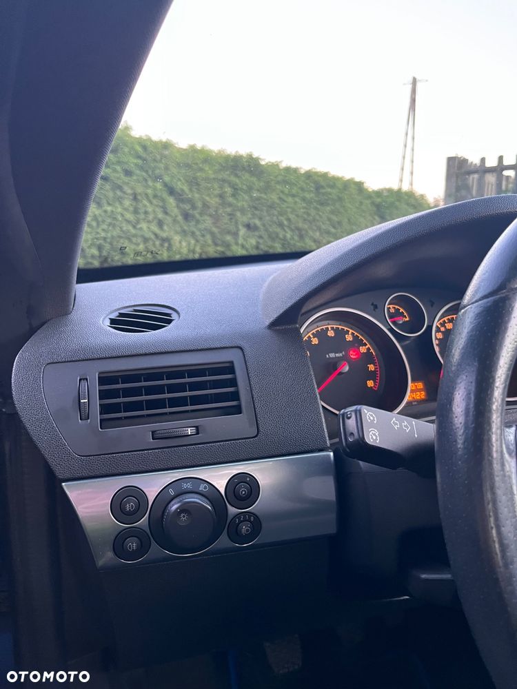 Opel Astra 1.6 T Cosmo - 9