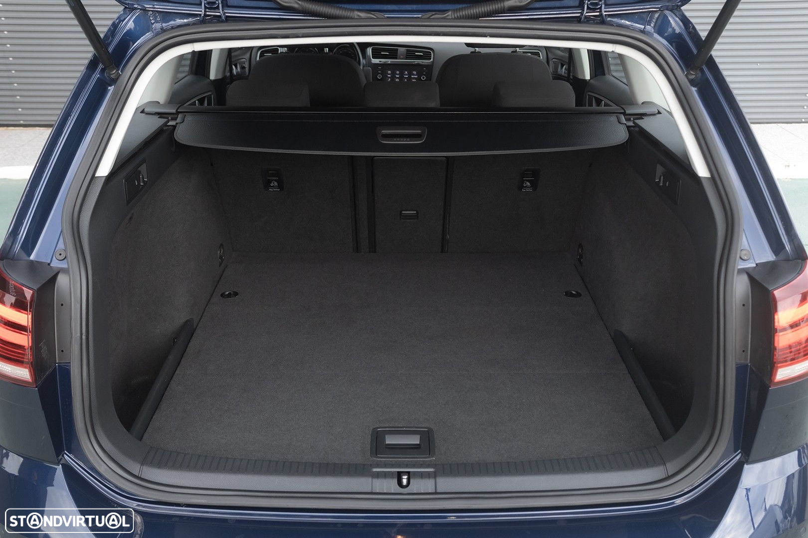 VW Golf Variant 1.6 TDi Confortline - 23