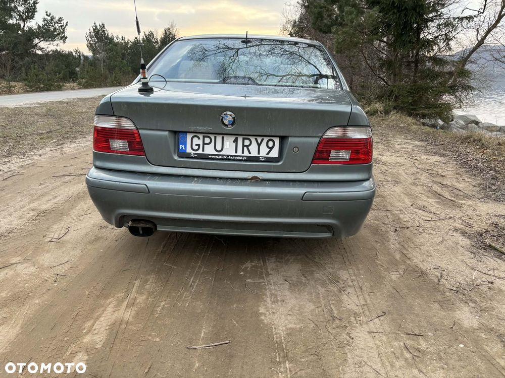 BMW Seria 5 525i - 4