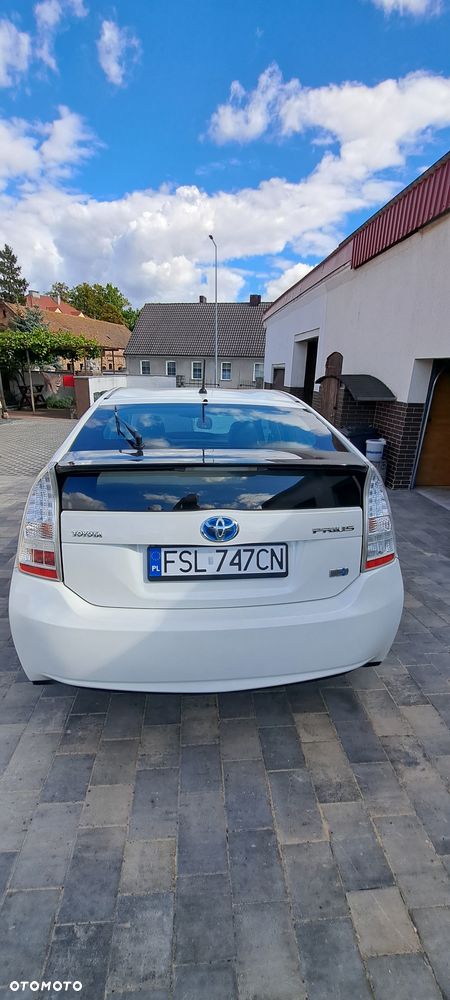 Toyota Prius (Hybrid) - 9