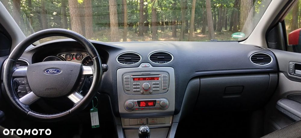 Ford Focus 1.8 Ghia - 10