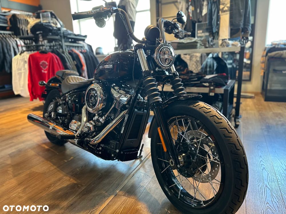 Harley-Davidson Softail Street Bob - 2
