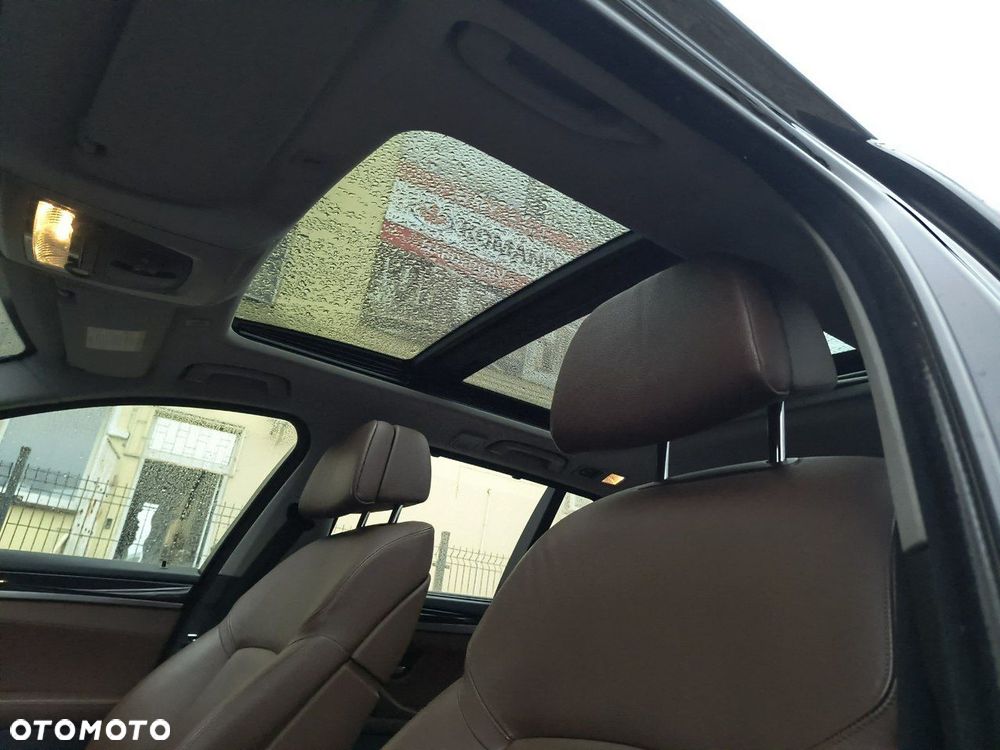 BMW Seria 5 525d xDrive Luxury Line - 27