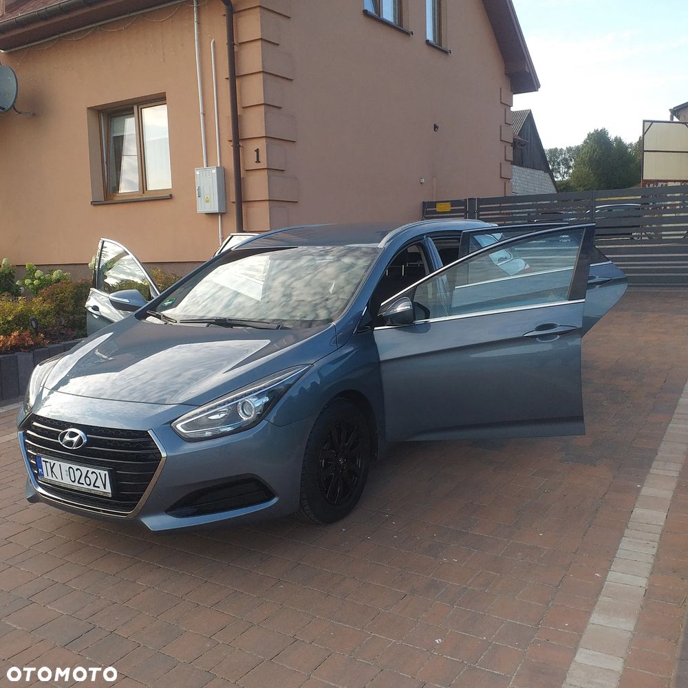 Hyundai i40 Kombi blue 1.6 Trend - 8