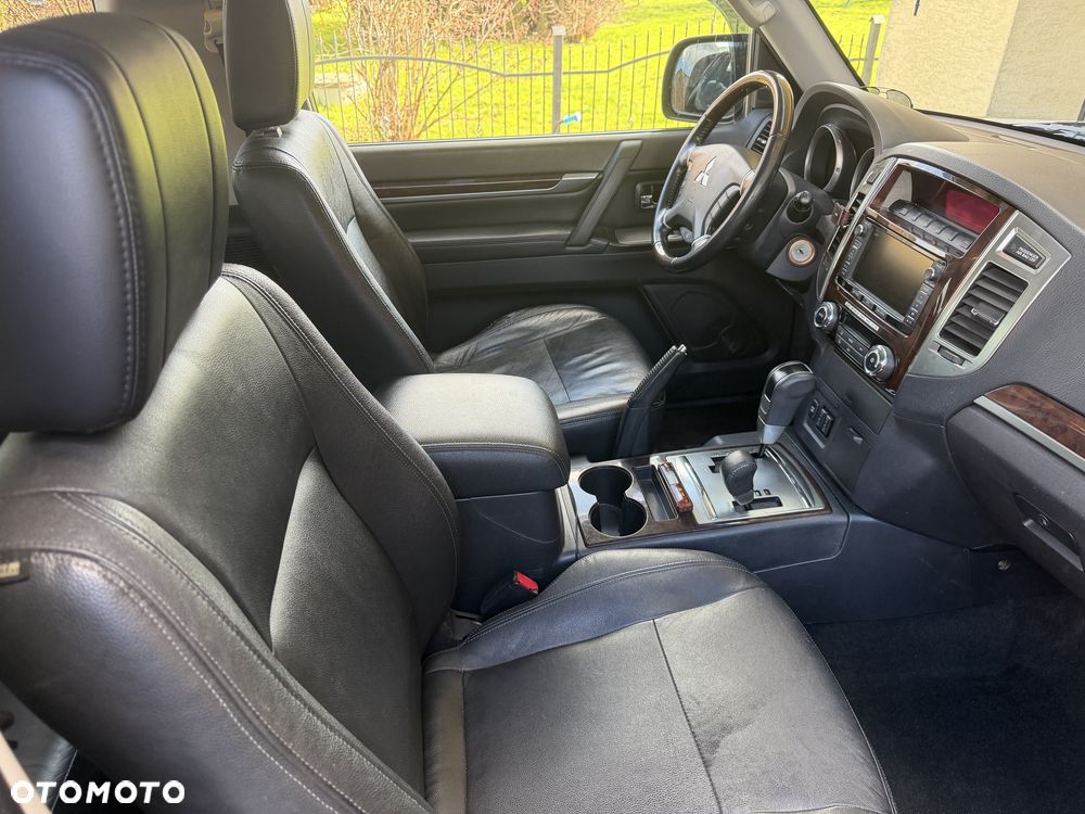 Mitsubishi Pajero 2015 photo 3