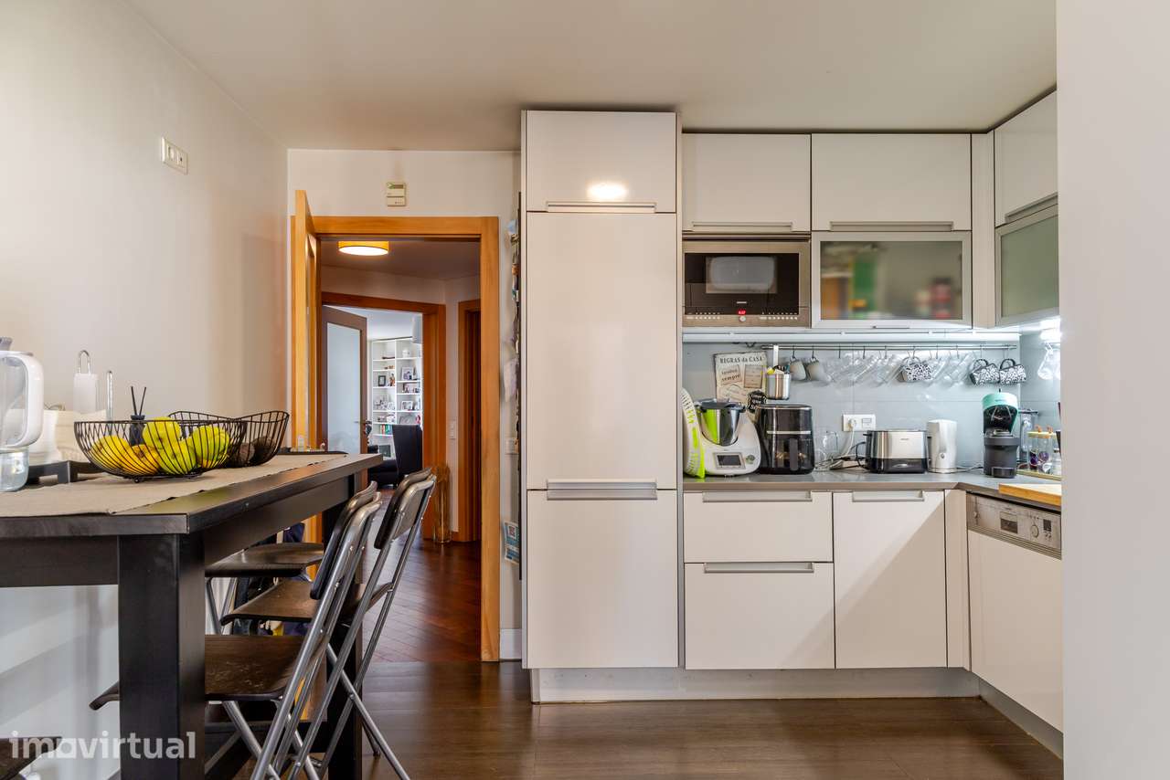 Apartamento T4 em localização privilegiada - Grande imagem: 2/14