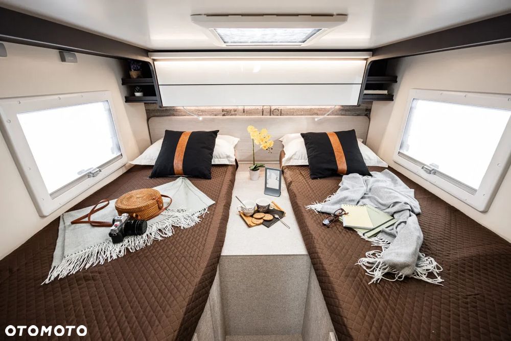 McLOUIS SLIM 339 UKŁAD ŁÓŻEK NIEMIECKICH GARAZ 6,69M 2.0 4 OSOBOWY - 12