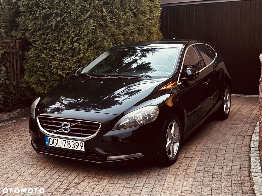Volvo V40 D3 R-Design - 1