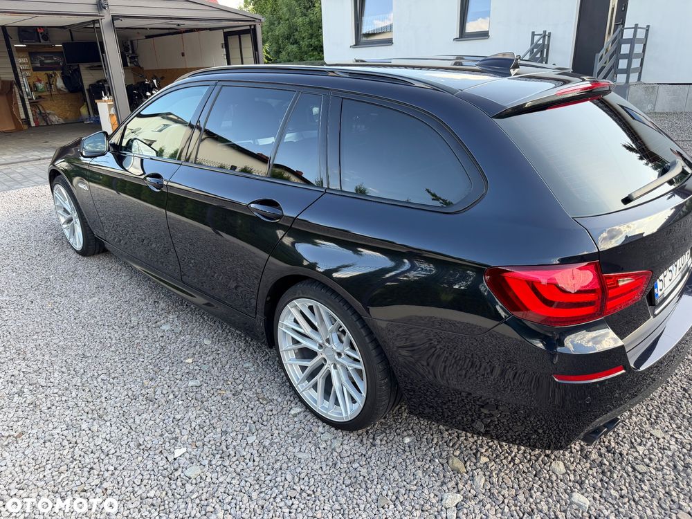 BMW Seria 5 525d xDrive - 13