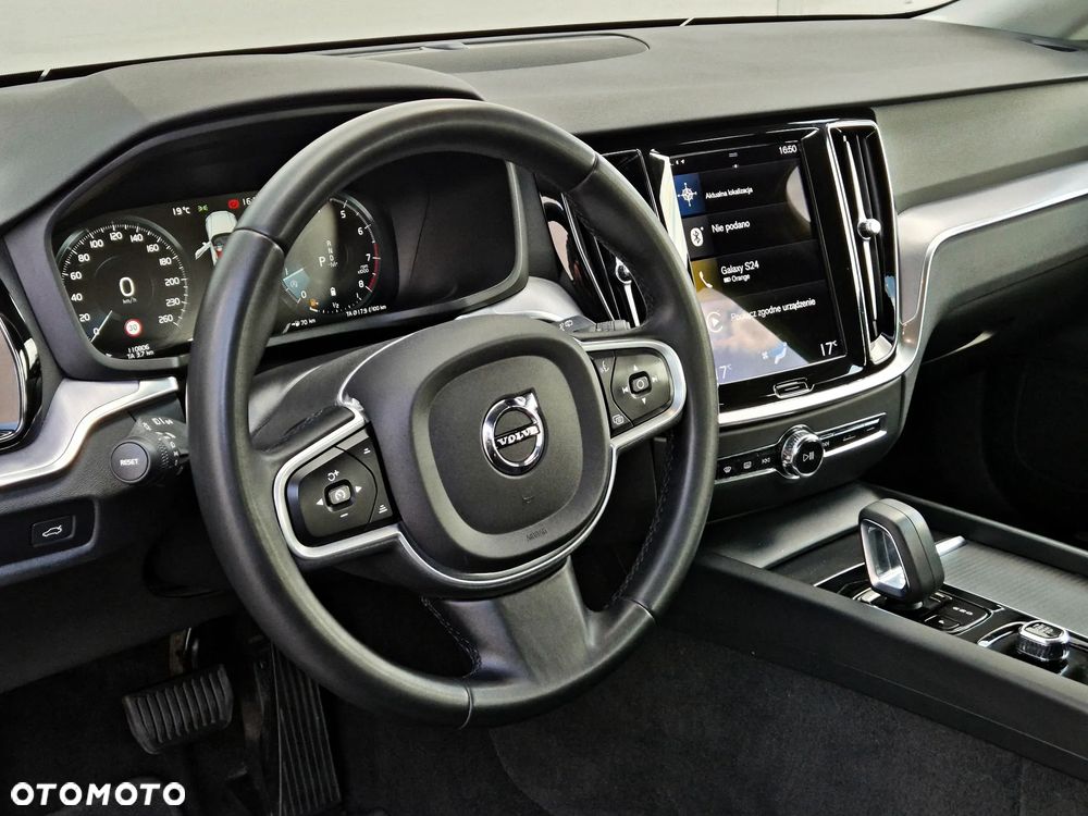 Volvo V60 B3 B DKG Momentum Pro - 20