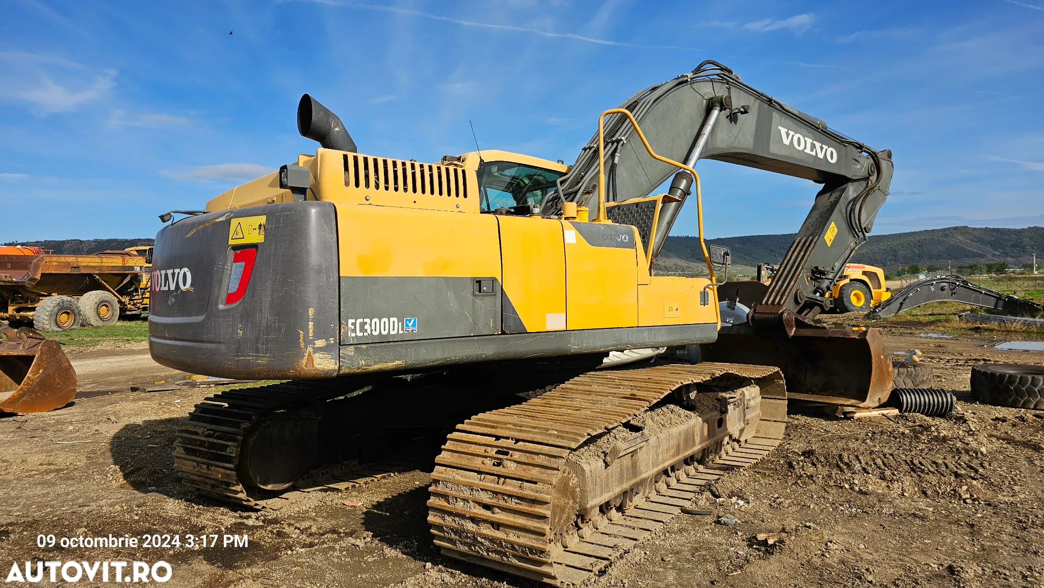 Volvo EC 300 Excavator pe senile - 3