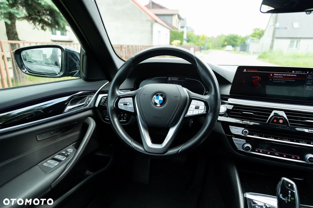 BMW Seria 5 530e - 17