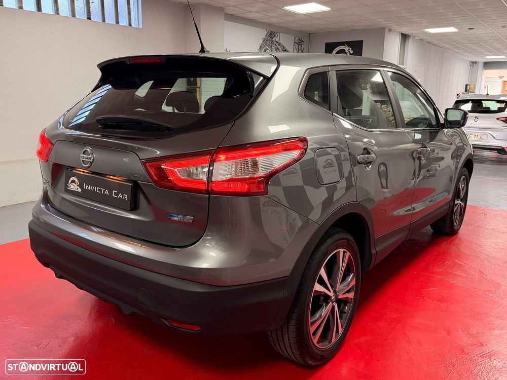 Nissan Qashqai 1.5 dCi N-Connecta 18 - 8