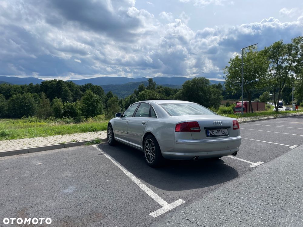 Audi A8 - 6
