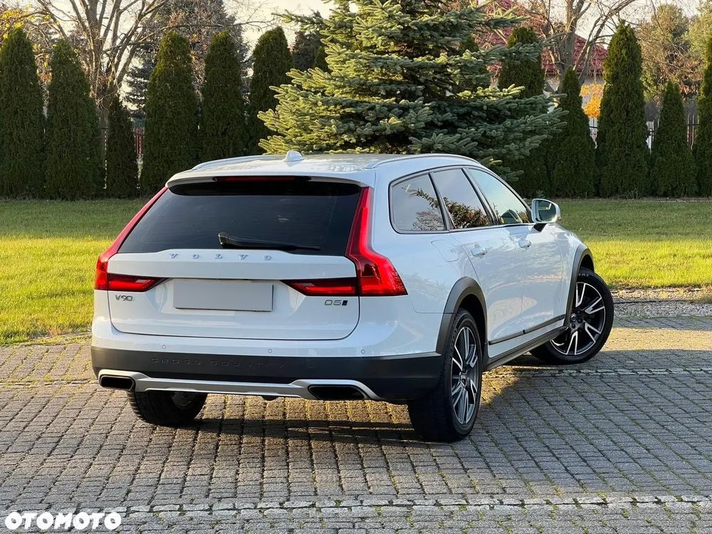 Volvo V90 Cross Country - 9