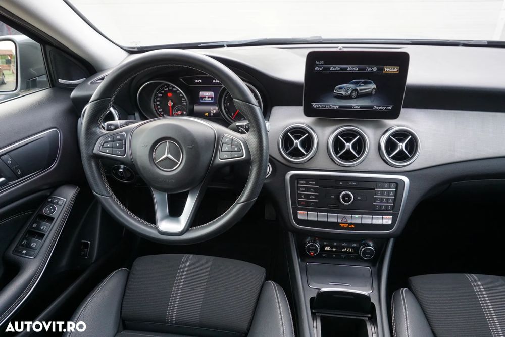Mercedes-Benz GLA 220 d 4Matic 7G-DCT - 20