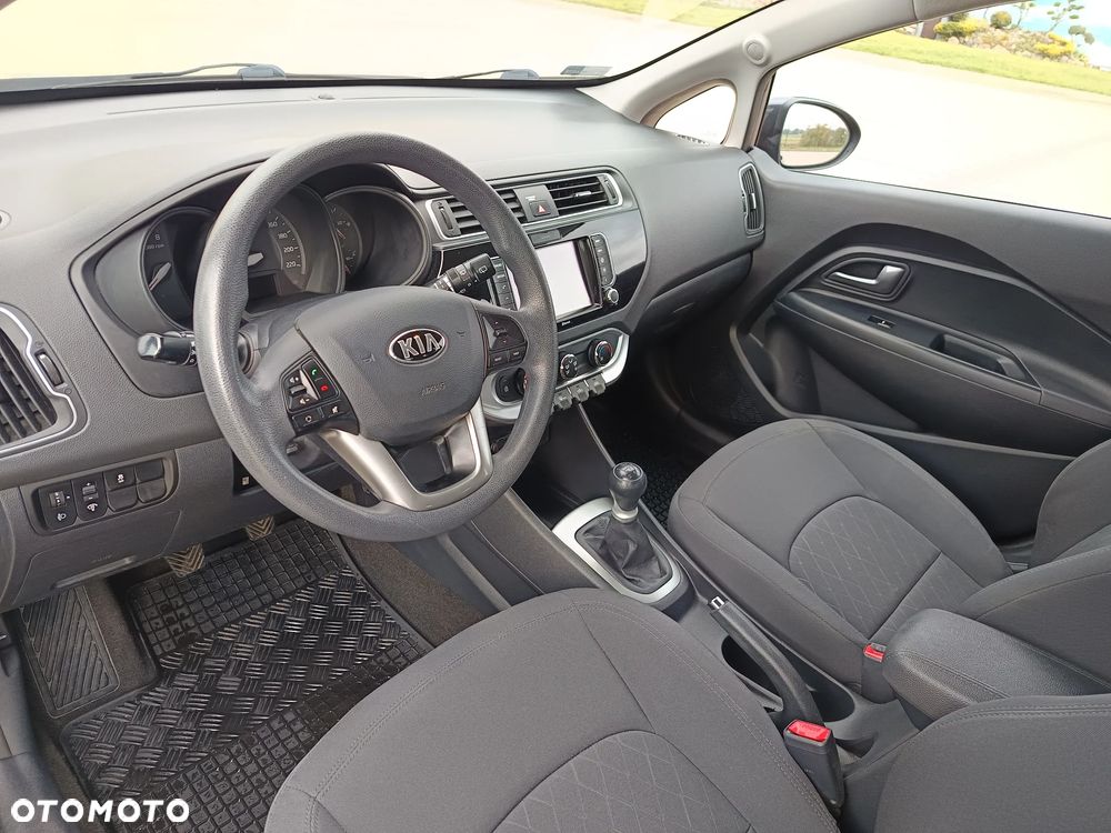 Kia Rio - 10